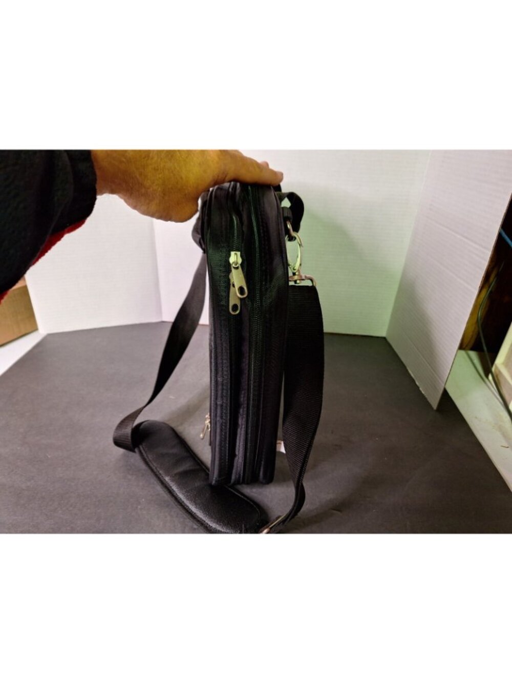 SIMPLY PORTABLE 40 CLASSIC LAPTOP CASE, 15-3/4 X 3-1/2 X 12-1/2, - Picture 8 of 9